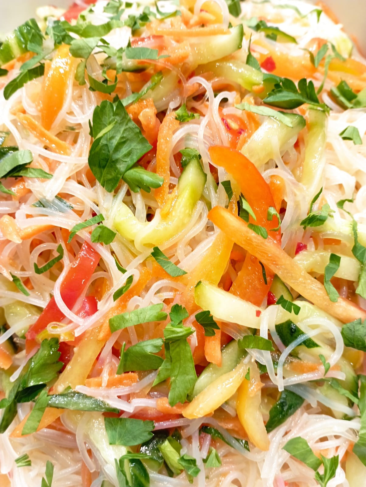 Салат Нежный овощной с фунчозой вес